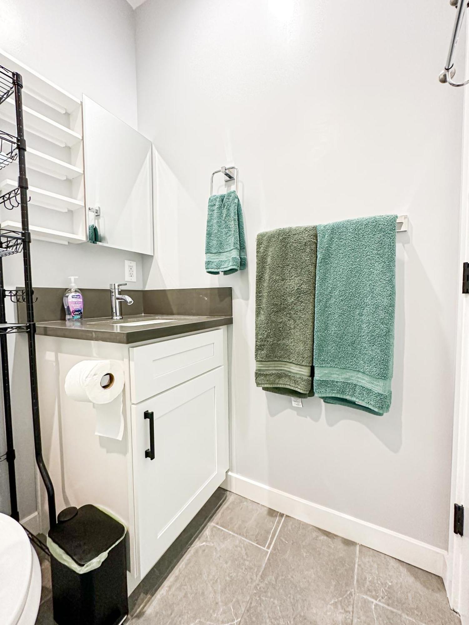 Spacious 4br-4ba In Hollywood-ful2-ww Ferienhaus